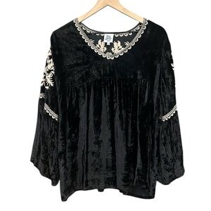 Ivy Jane Black Velvet Embroidered Bell Sleeve Boho Top Size Medium